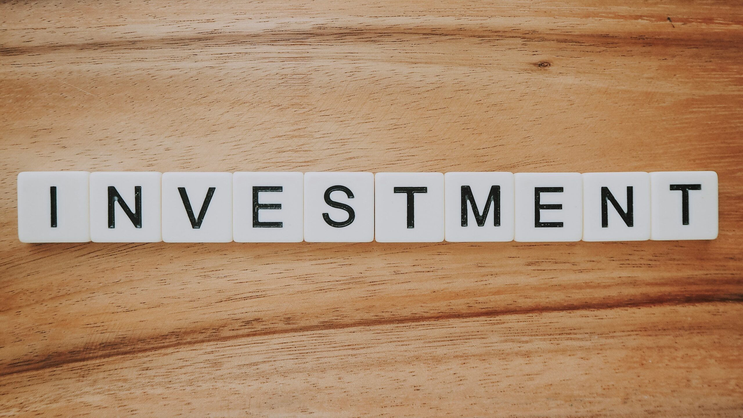 The Benefits and Risks of Investing in Cryptocurrency